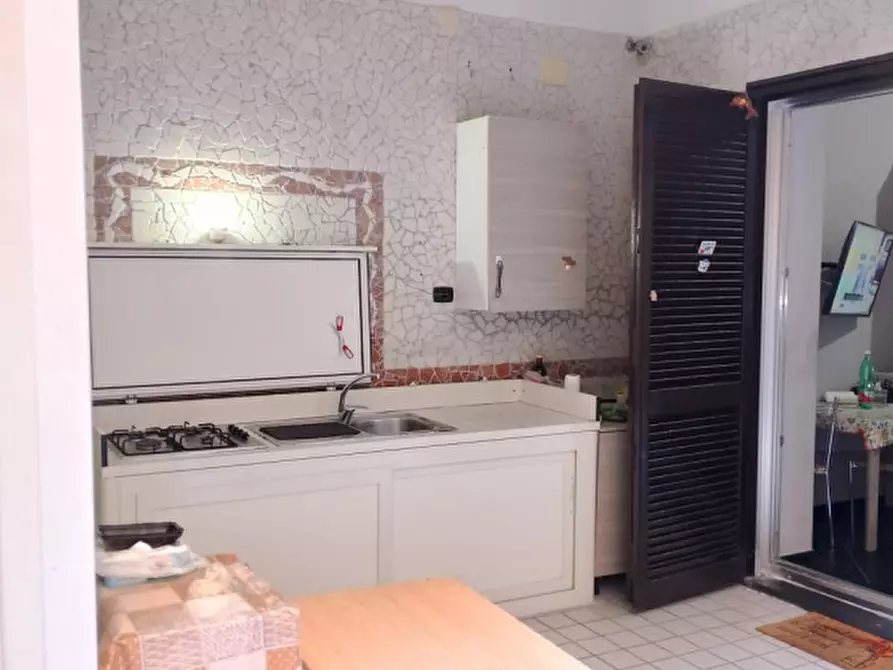 Immagine 9 di Appartamento in affitto  in via cesare rosaroll 172 a Napoli