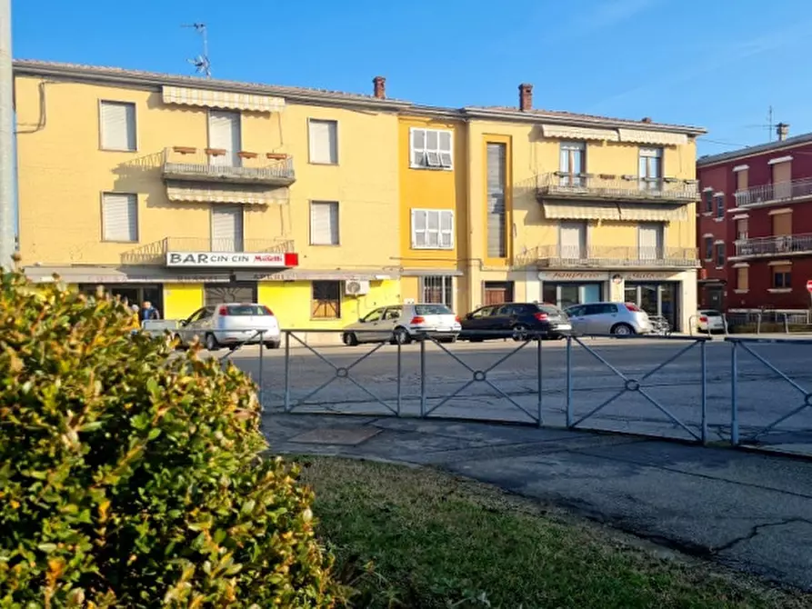 Immagine 1 di Palazzo in vendita  a Alseno