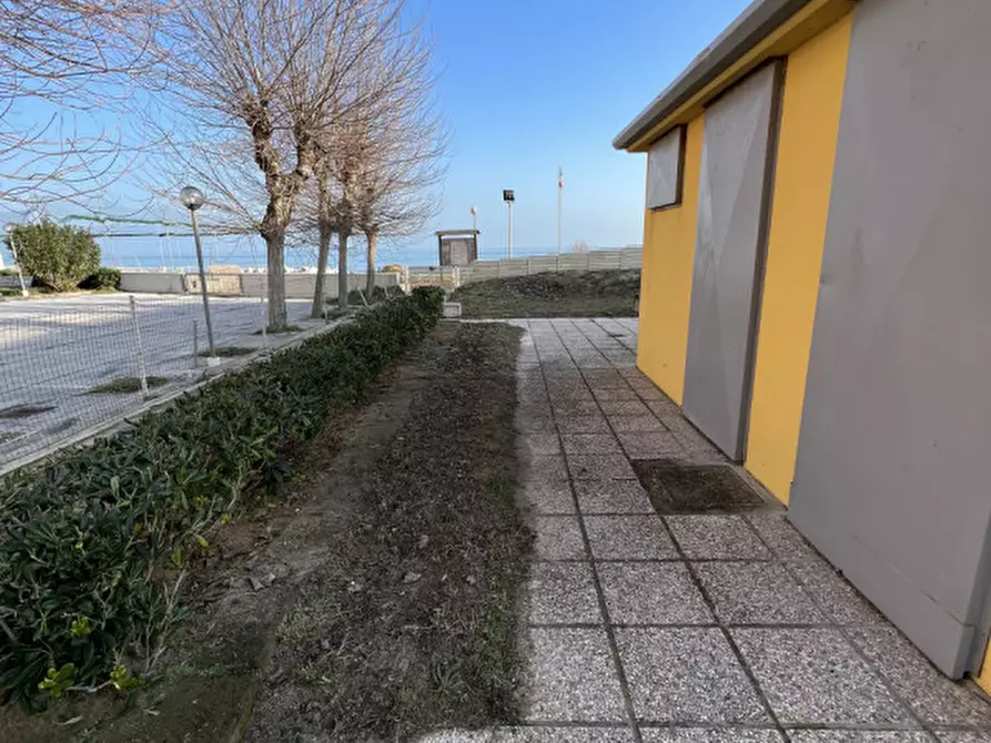 Immagine 6 di Attività commerciale in vendita  in Via Ammiraglio Cappelini a Fano