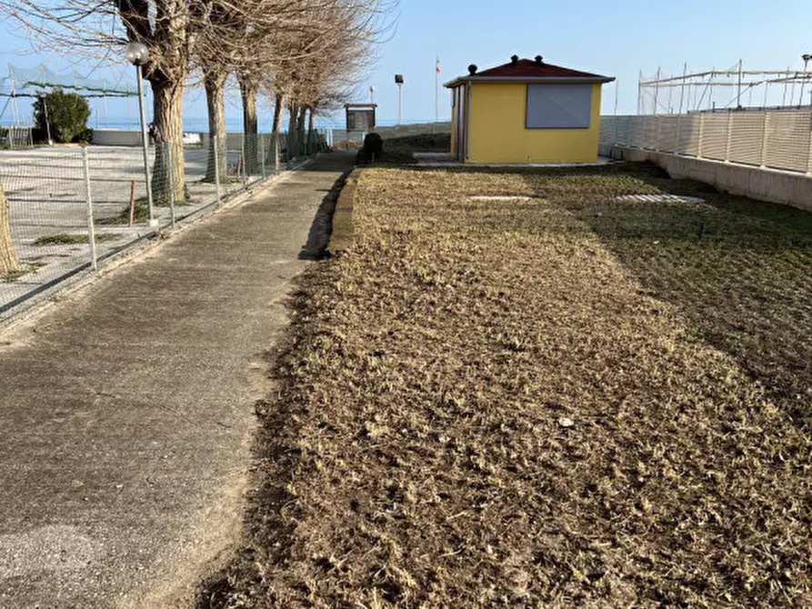 Immagine 7 di Attività commerciale in vendita  in Via Ammiraglio Cappelini a Fano