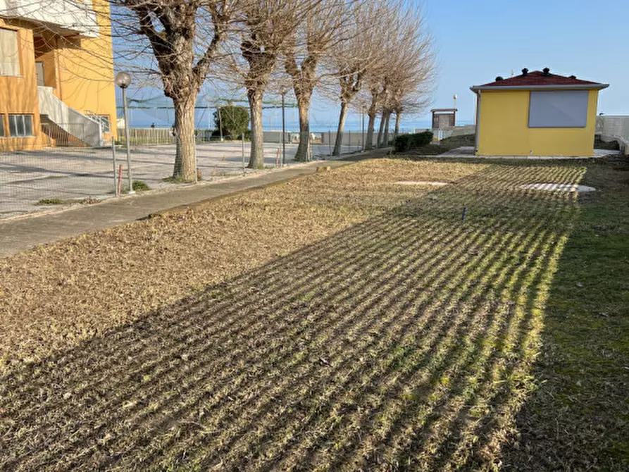 Immagine 9 di Attività commerciale in vendita  in Via Ammiraglio Cappelini a Fano