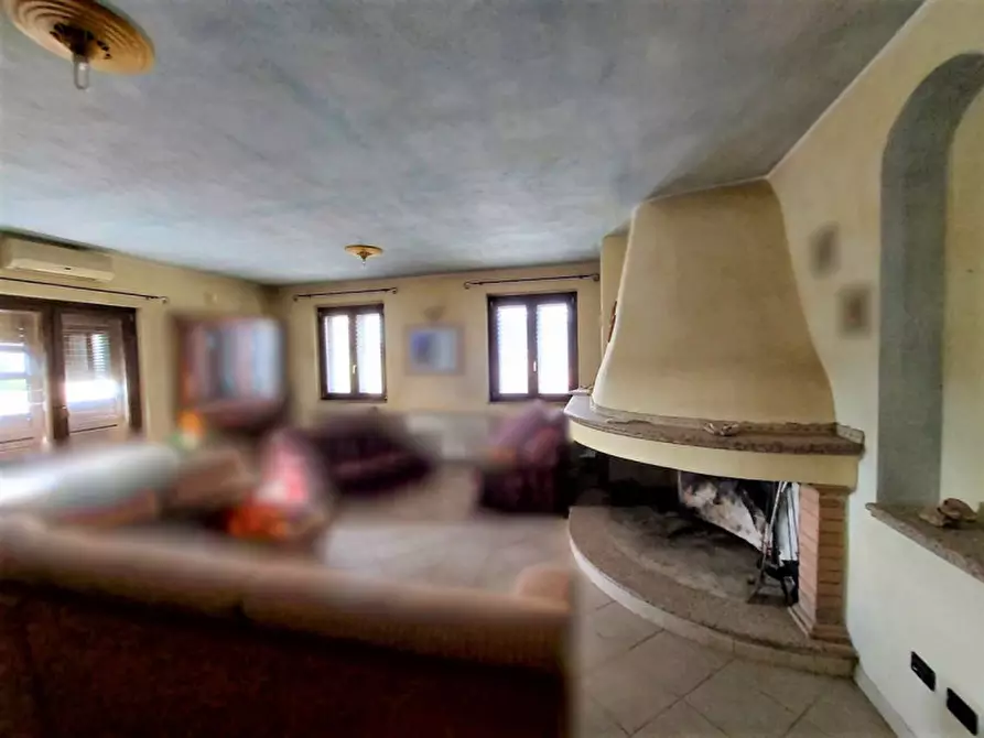 Immagine 1 di Casa bifamiliare in vendita  in via Mario Galiani, N. 74 a Oliena