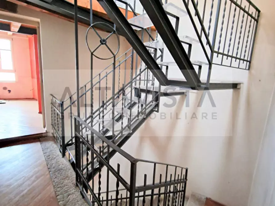 Immagine 8 di Palazzo in vendita  in Brescia via Puccini a Brescia
