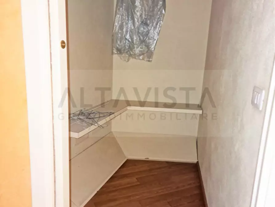 Immagine 11 di Palazzo in vendita  in Brescia via Puccini a Brescia