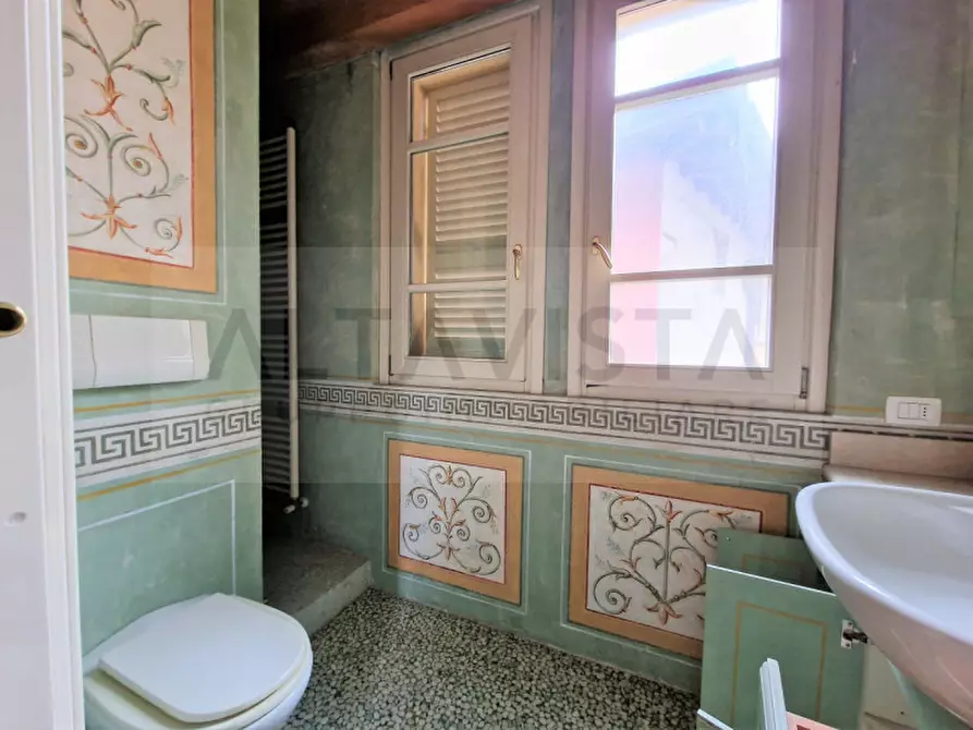 Immagine 12 di Palazzo in vendita  in Brescia via Puccini a Brescia