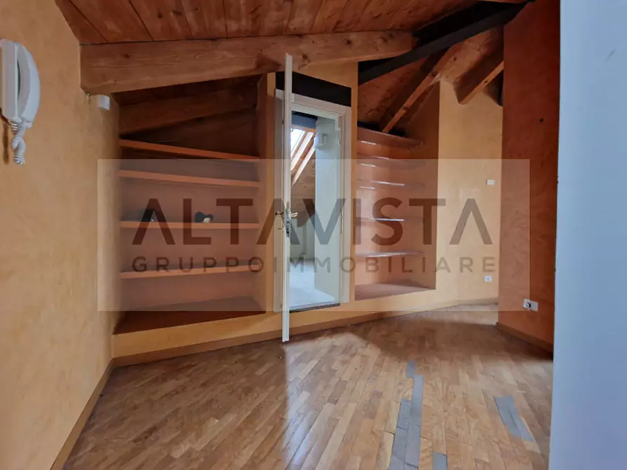 Immagine 14 di Palazzo in vendita  in Brescia via Puccini a Brescia