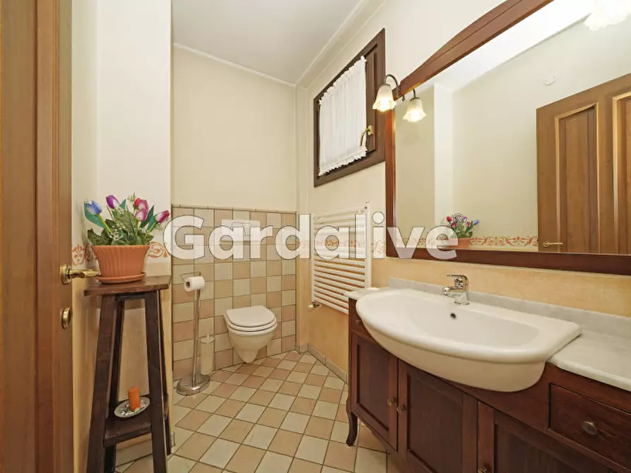 Immagine 24 di Villa in vendita  a Sirmione