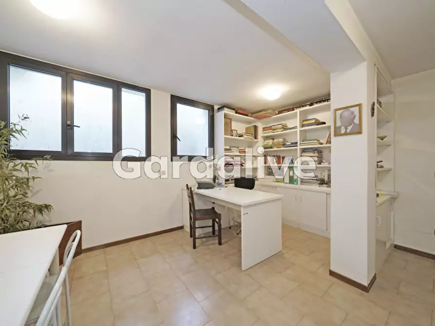 Immagine 40 di Villa in vendita  a Sirmione