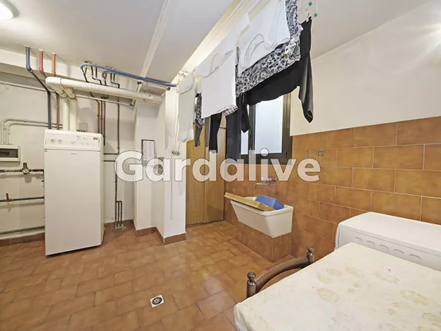 Immagine 41 di Villa in vendita  a Sirmione