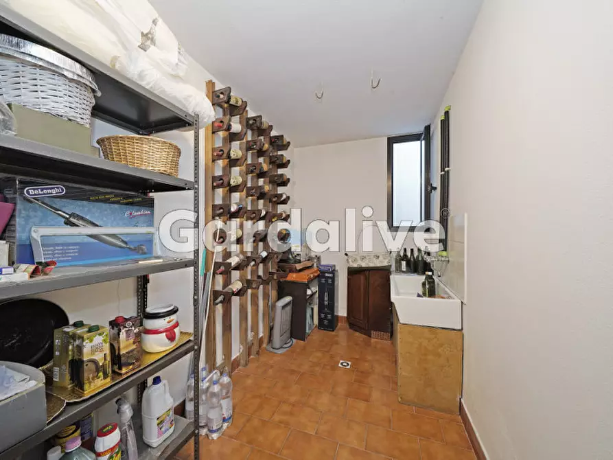 Immagine 42 di Villa in vendita  a Sirmione