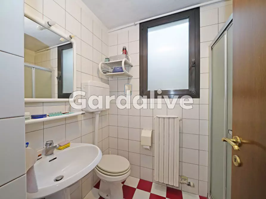 Immagine 43 di Villa in vendita  a Sirmione