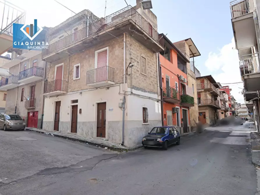 Immagine 1 di Casa indipendente in vendita  in via Trento n.35 a Palagonia