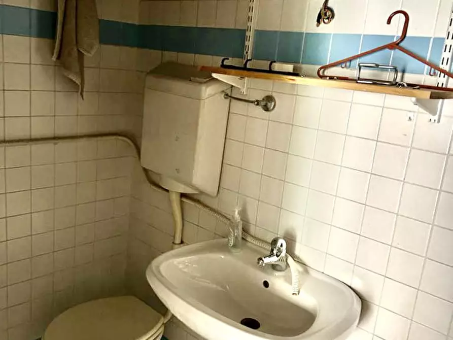 Immagine 6 di Negozio in affitto  in Via Boccalerie a Padova