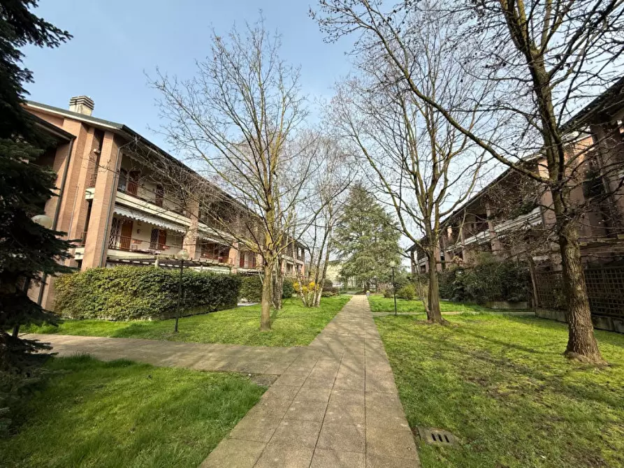 Immagine 1 di Appartamento in vendita  in Via Aldo Moro a Buccinasco