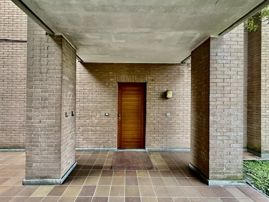 Immagine 5 di Appartamento in vendita  in Via Aldo Moro a Buccinasco