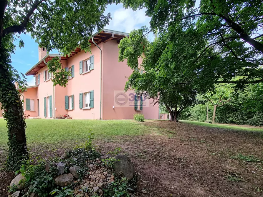 Immagine 1 di Casa bifamiliare in vendita  in Via Fermi a Passirano
