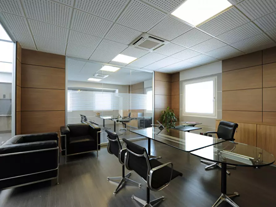 Immagine 6 di Ufficio in vendita  in via sestan a Trento