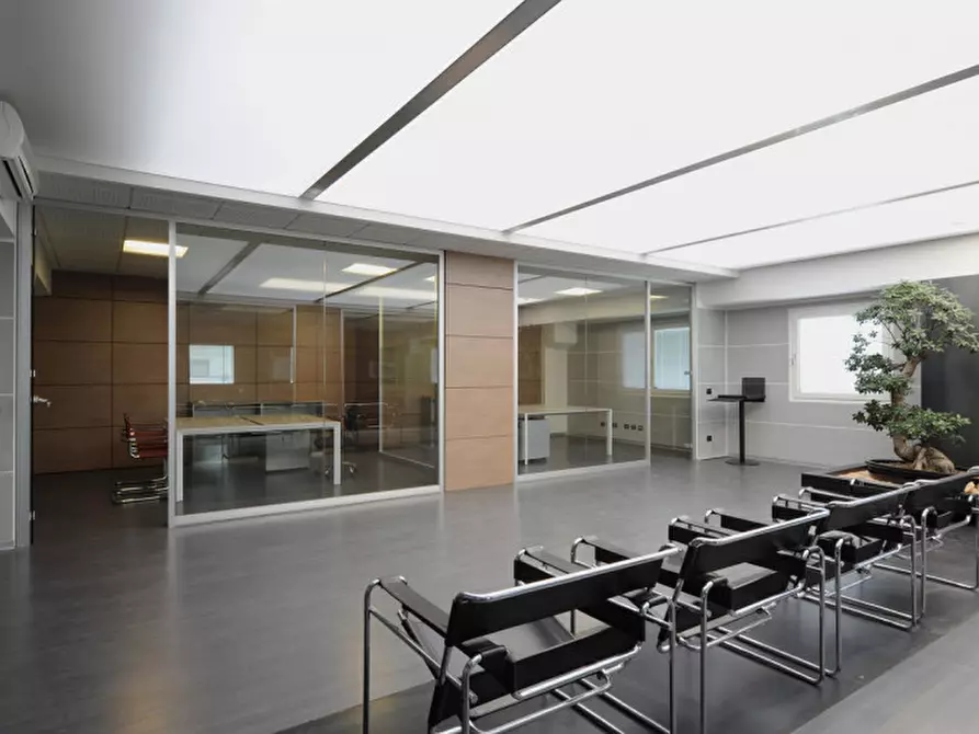 Immagine 8 di Ufficio in vendita  in via sestan a Trento