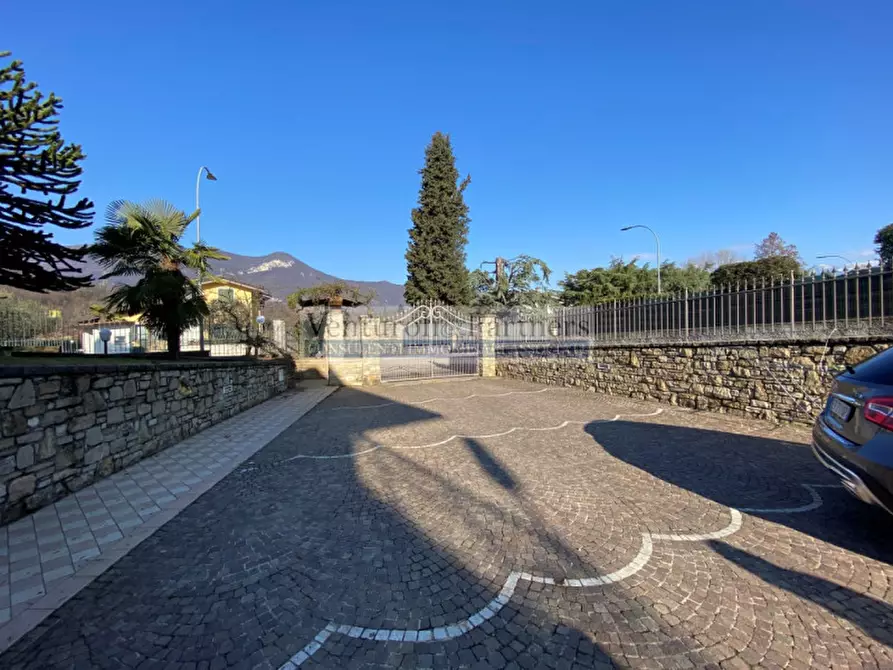 Immagine 5 di Villa in vendita  in Via Benecco a Gavardo