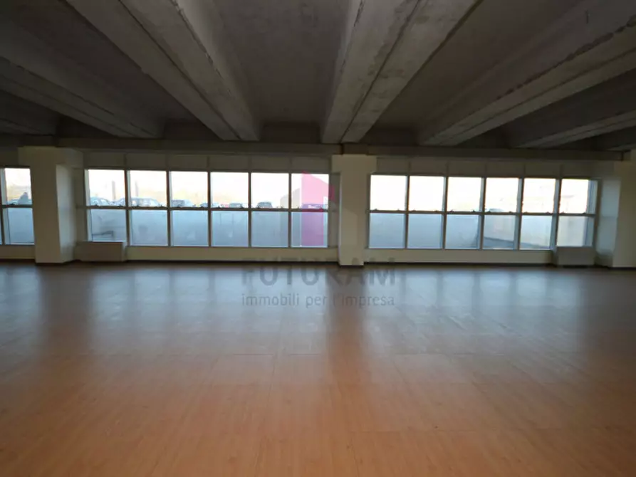 Immagine 2 di Ufficio in vendita  a Vicenza