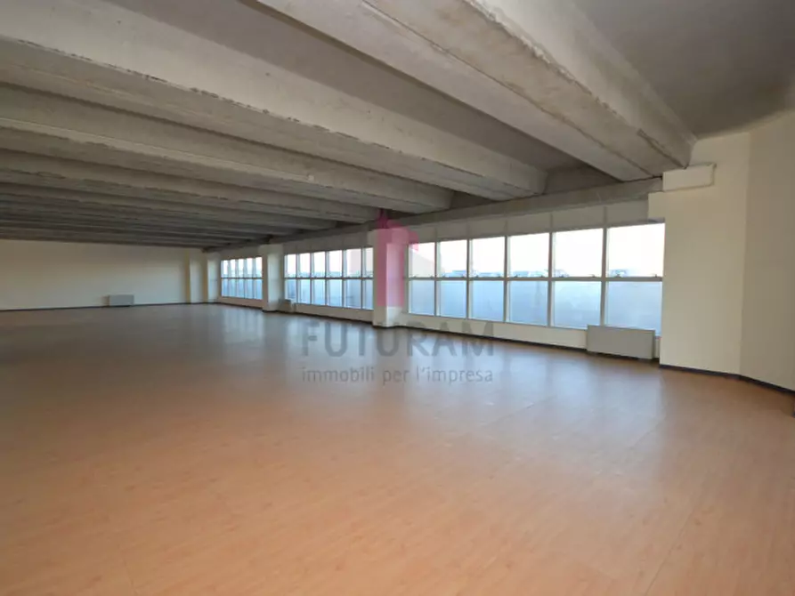 Immagine 4 di Ufficio in vendita  a Vicenza