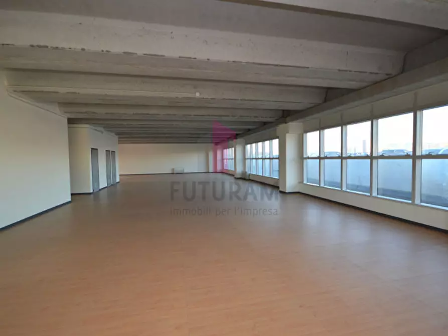 Immagine 5 di Ufficio in vendita  a Vicenza