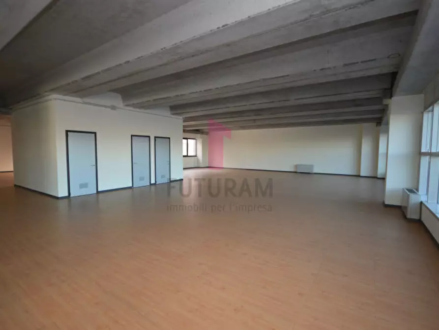 Immagine 7 di Ufficio in vendita  a Vicenza