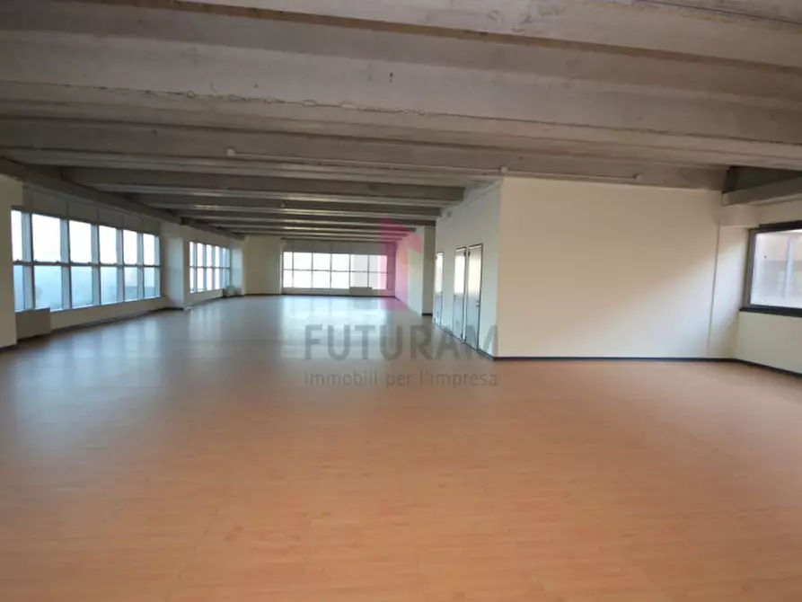 Immagine 10 di Ufficio in vendita  a Vicenza