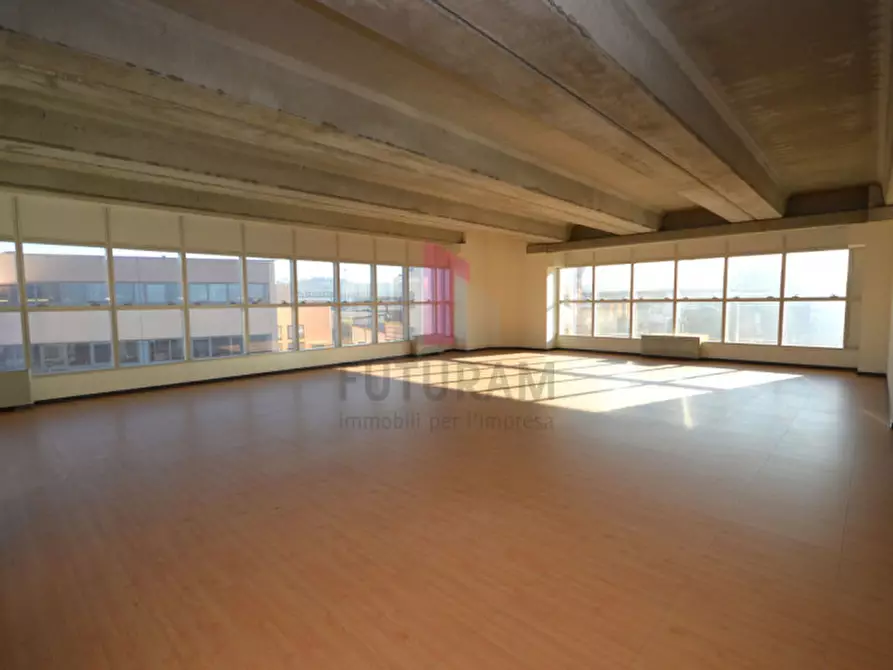 Immagine 13 di Ufficio in vendita  a Vicenza