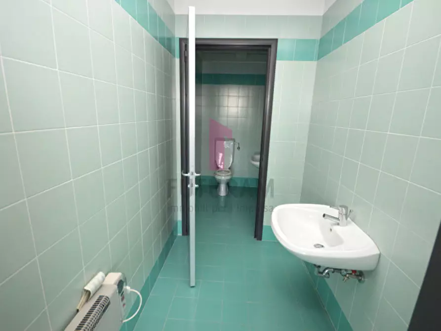 Immagine 19 di Ufficio in vendita  a Vicenza