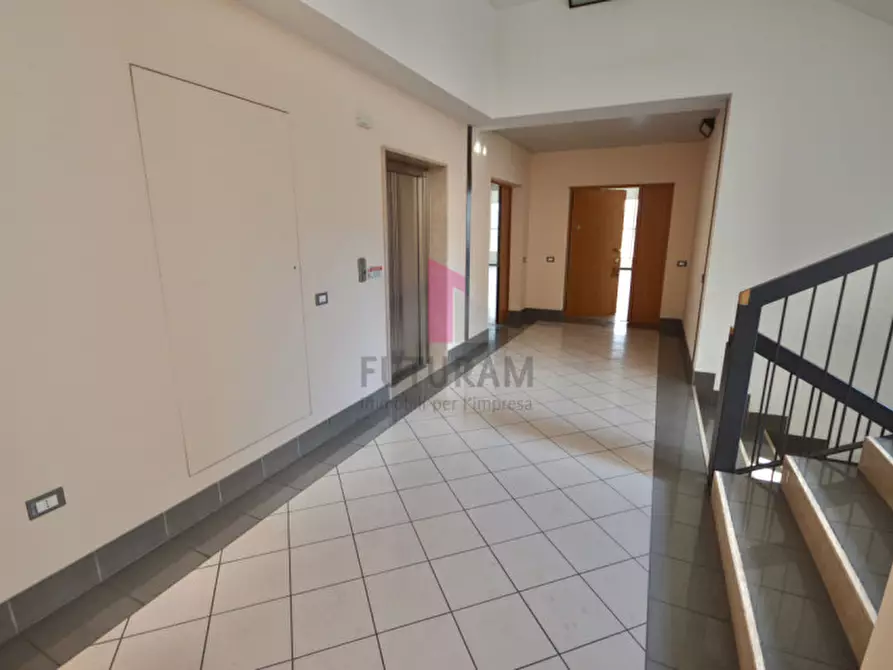 Immagine 2 di Ufficio in vendita  a Vicenza