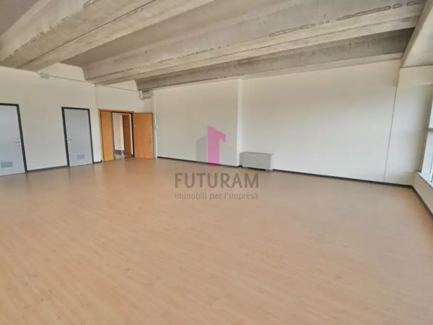 Immagine 6 di Ufficio in vendita  a Vicenza