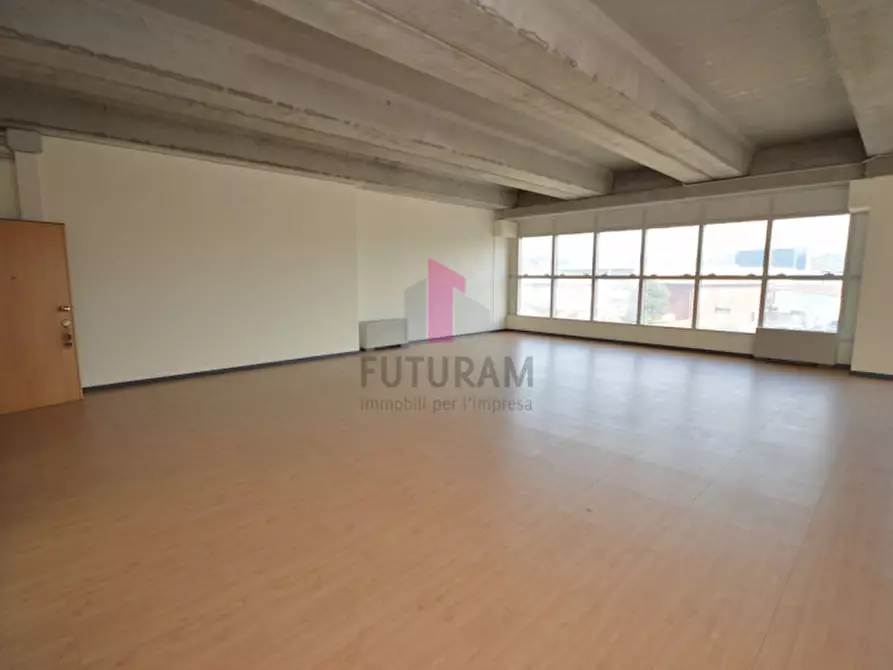 Immagine 15 di Ufficio in vendita  a Vicenza