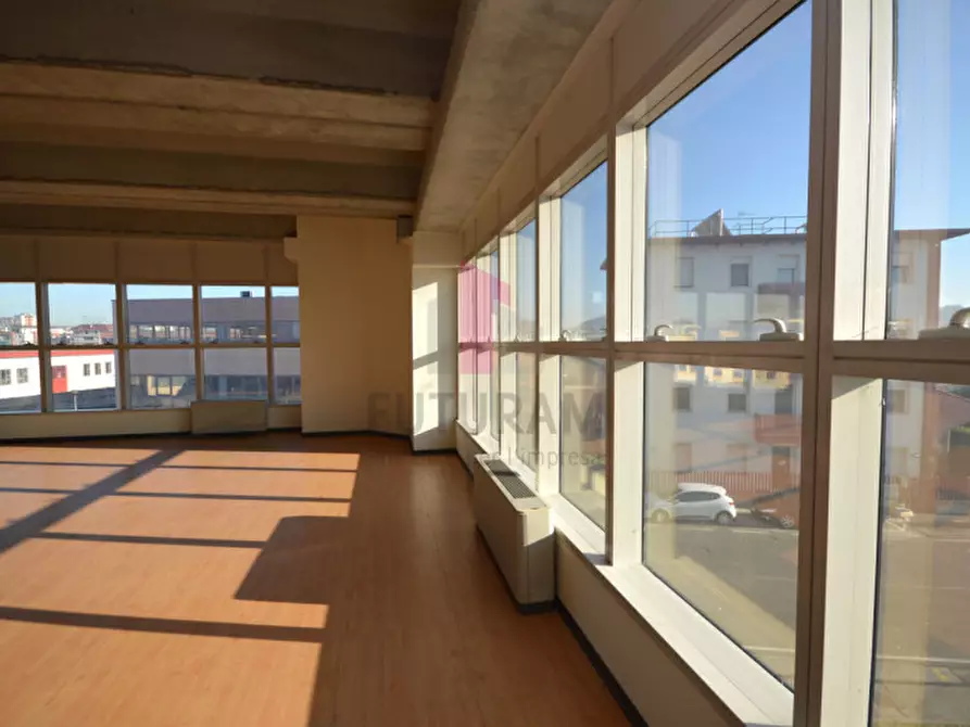 Immagine 19 di Ufficio in vendita  a Vicenza