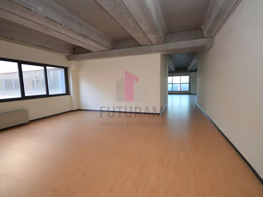 Immagine 4 di Ufficio in vendita  a Vicenza