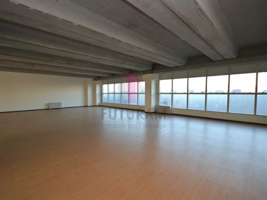 Immagine 4 di Ufficio in vendita  a Vicenza