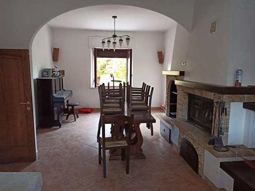 Immagine 4 di Casa indipendente in vendita  in chiusi a Chiusi