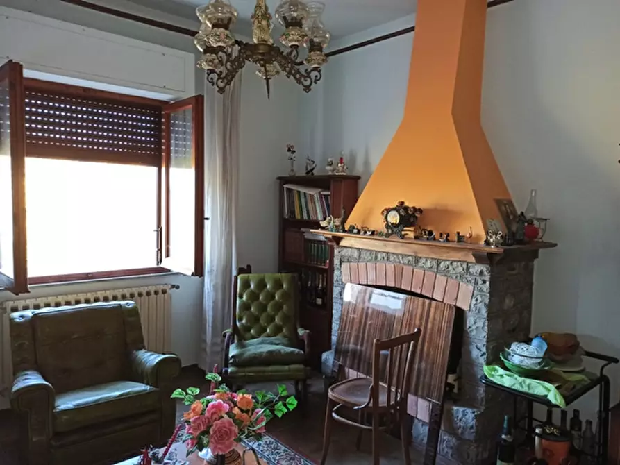 Immagine 7 di Casa indipendente in vendita  in chiusi a Chiusi