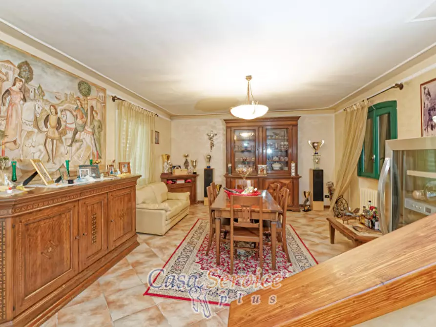 Immagine 3 di Villa in vendita  in Contrada Viva a Cutrofiano