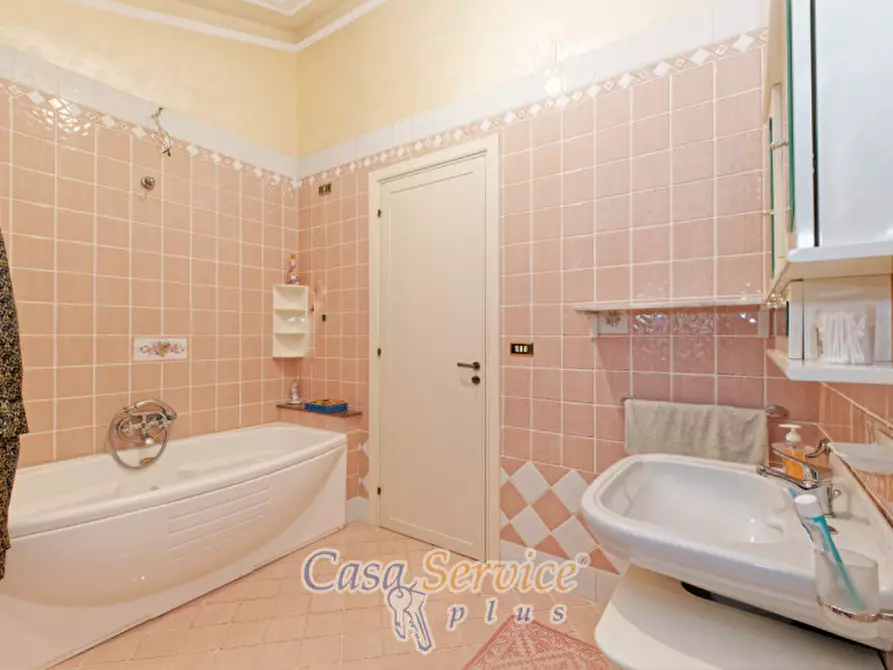 Immagine 14 di Villa in vendita  in Contrada Viva a Cutrofiano