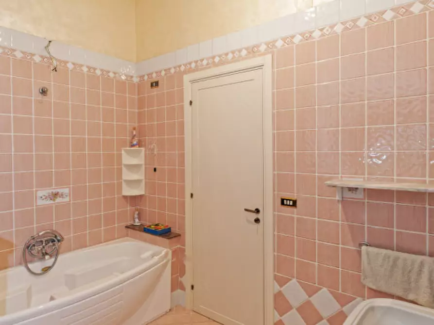 Immagine 15 di Villa in vendita  in Contrada Viva a Cutrofiano