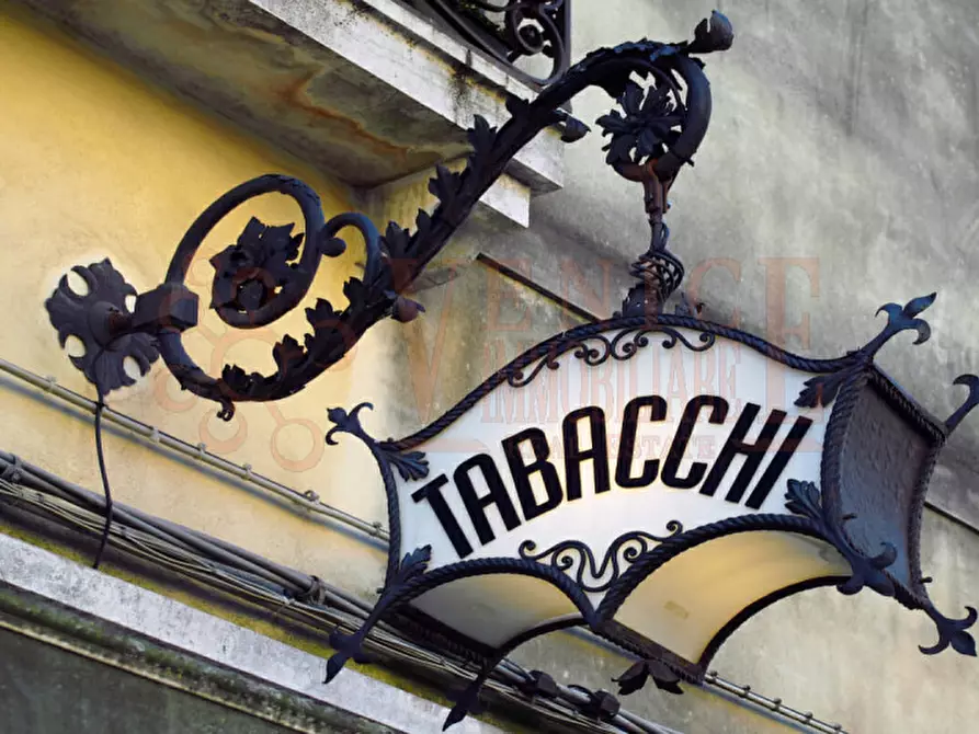 Immagine 1 di Attività commerciale in vendita  a Venezia