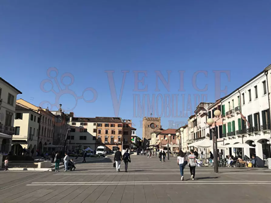 Immagine 1 di Attività commerciale in vendita  a Venezia