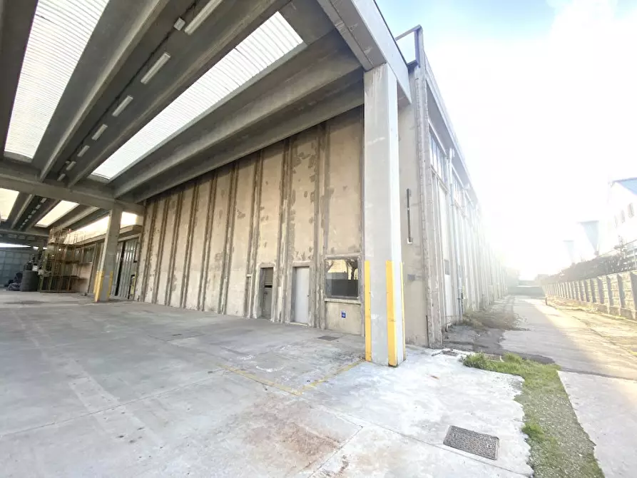 Immagine 12 di Capannone industriale in affitto  in via ponte ospedaletto a Longiano