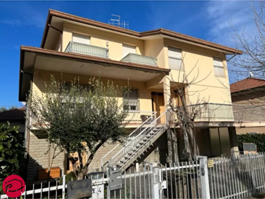 Immagine 2 di Villa in vendita  a Savignano Sul Rubicone