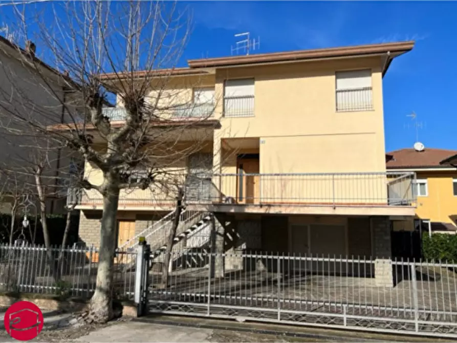 Immagine 3 di Villa in vendita  a Savignano Sul Rubicone