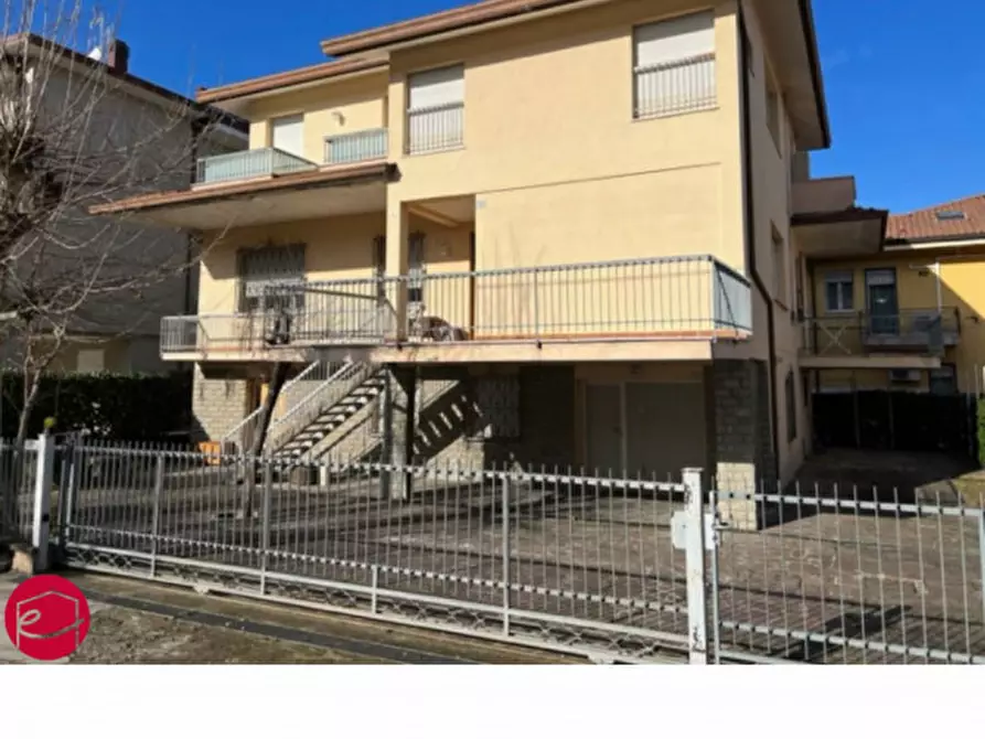 Immagine 4 di Villa in vendita  a Savignano Sul Rubicone