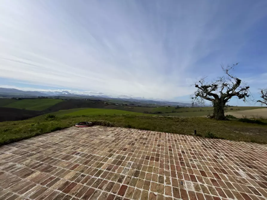 Immagine 6 di Villa in vendita  a Jesi