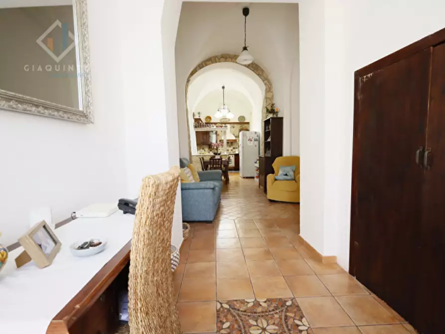 Immagine 2 di Casa indipendente in vendita  in Via Amedeo Duca d'Aosta a Palagonia