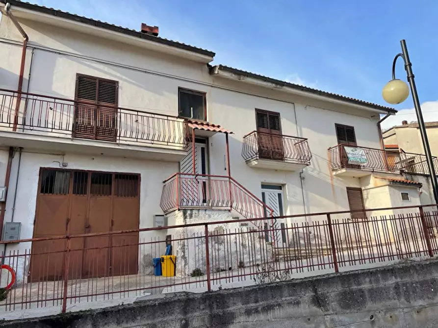 Immagine 1 di Casa indipendente in vendita  a Marsicovetere